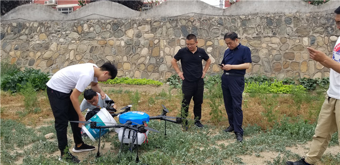 1564733283590273.jpg 河北智飛極農(nóng)無人機(jī)科技|保定ASFC無人機(jī)駕駛員培訓(xùn)考證|打藥撒藥噴藥植保無人機(jī)